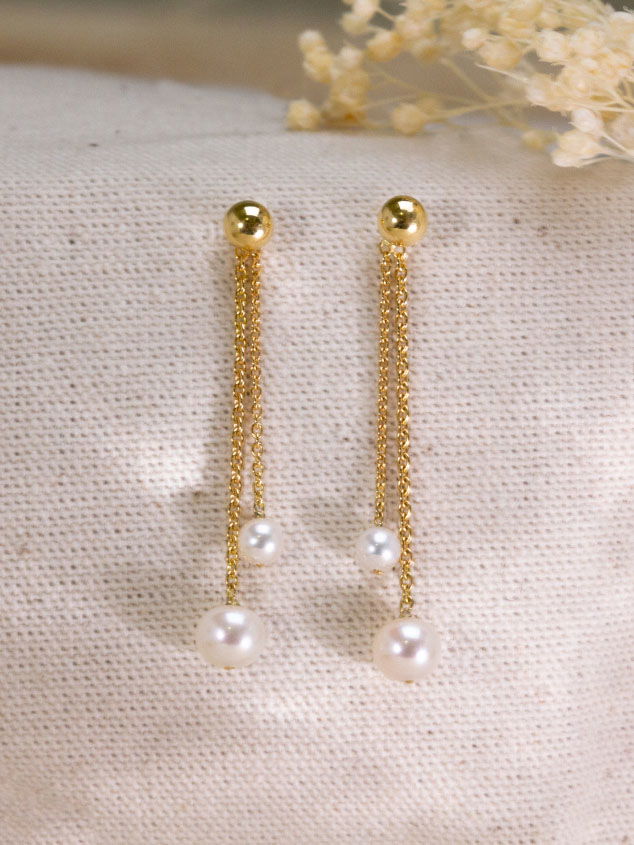 Bijou en perle blanche