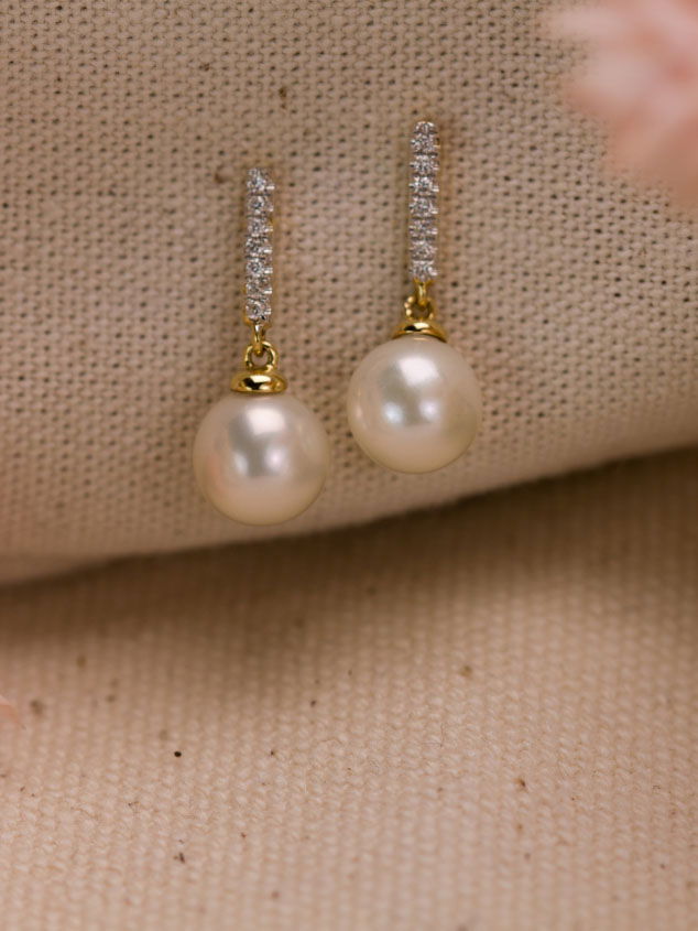 Bijou en perle blanche