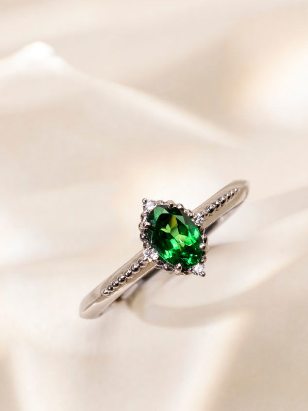 Bague en tsavorite