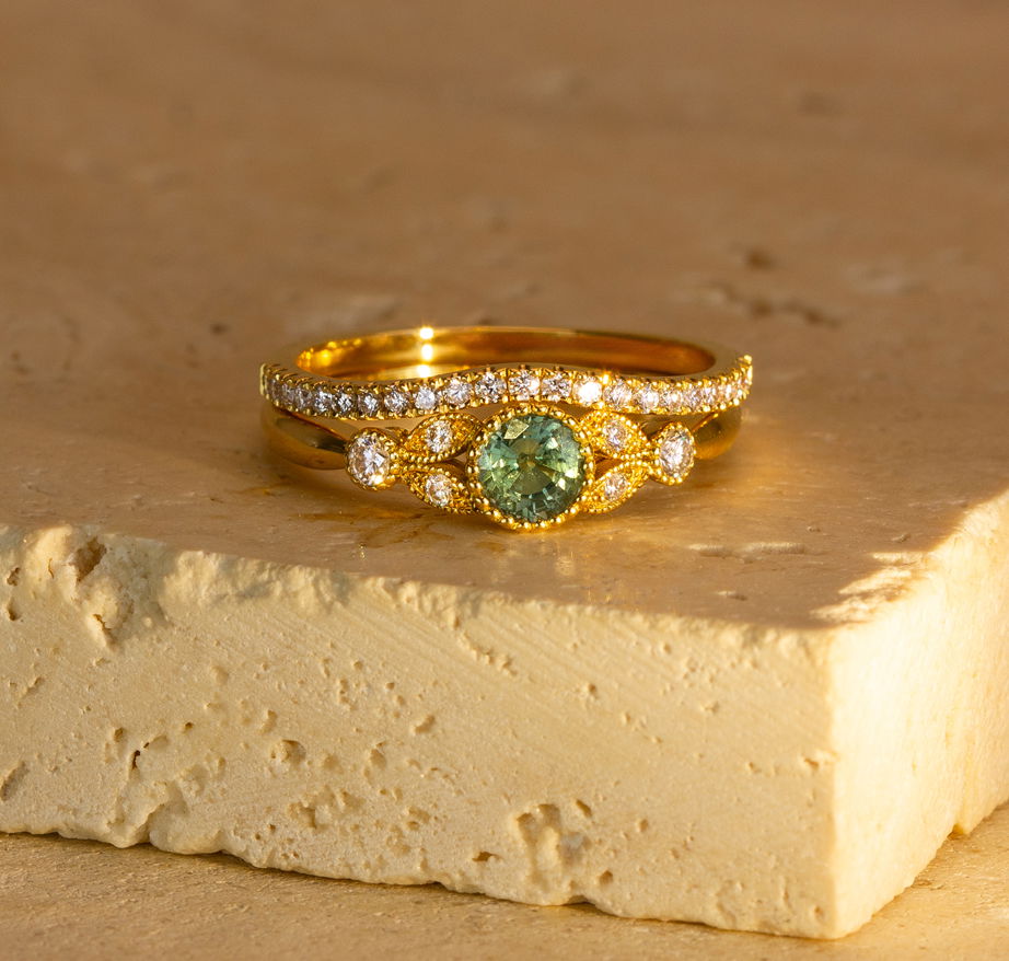 Bague de fiancailles et alliance de mariage