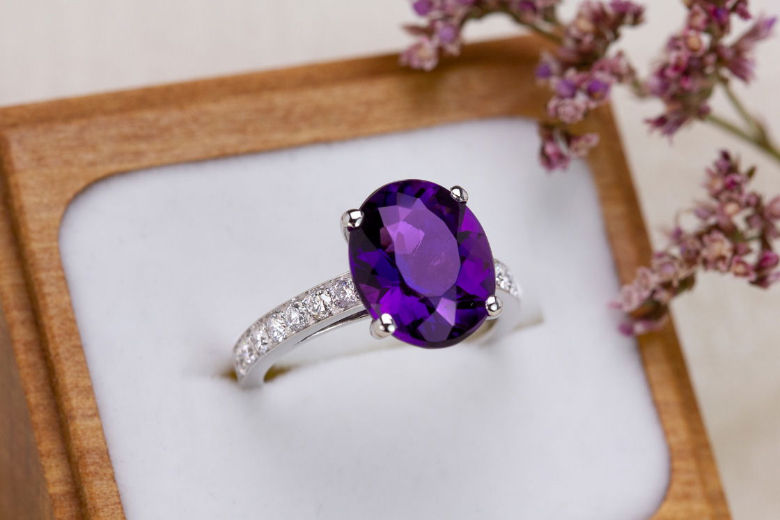 Solitaire pavé Améthyste ovale